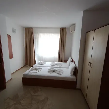 Ralitsa 3*